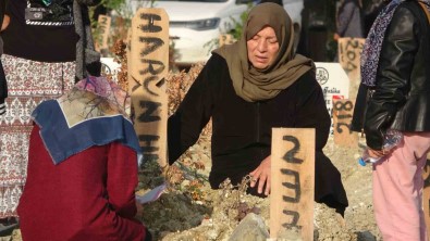 Hatay'da Gözyaslariyla Dolu Bayram