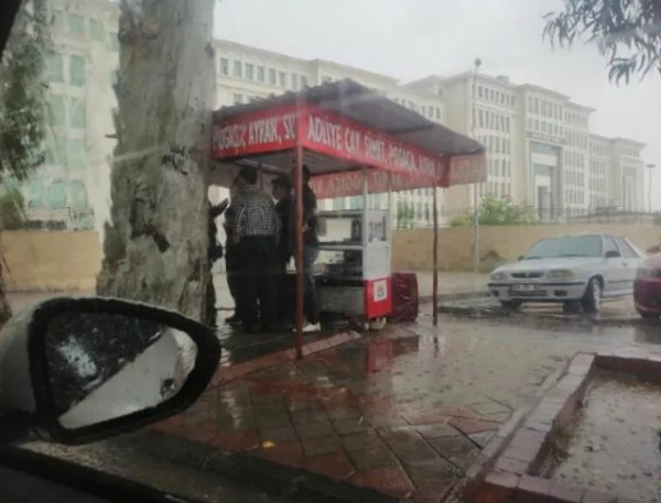 Adana'da sağanak ve dolu; yollar göle döndü