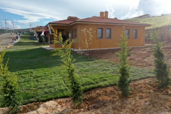 Akıllı köy! İlk afet konutları teslim edildi! İşte evlerin özellikleri...