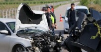  FERHAT ÖZAL - Adana'da trafik kazası: 1 ölü, 4 yaralı
