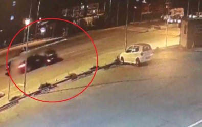 Bayram Arefesinde 1 Kisinin Öldügü Feci Kaza Kamerada