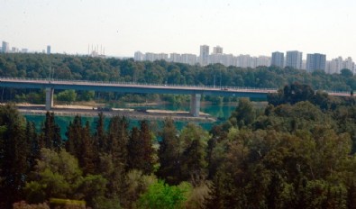 CHP’li başkan inşaata devam etmemişti! Başkan Erdoğan “Devam” talimatı verdi köprü yapıldı