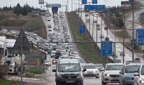 43 Ilin Geçis Güzergahinda Trafik Kilit Açiklamasi Kilometrelerce Araç Kuyrugu Olustu