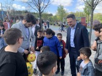 AK Parti Milletvekili Adayi Eminoglu, 23 Nisan'i Çocuklarla Bulustu