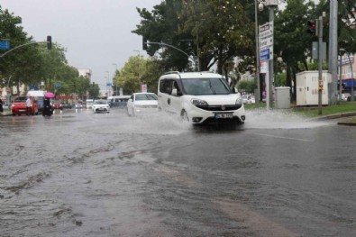 Ankara Valiliği'nden 'sağanak' uyarısı: Sel ve su baskınlarına dikkat