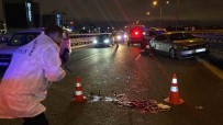 Kagithane'de Otoyolda Duran Otomobile Çarpip Kaçti Açiklamasi 1 Ölü