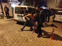 Kusadasi'nda Iki Grup Arasinda Biçakli Kavga Açiklamasi 2 Yarali