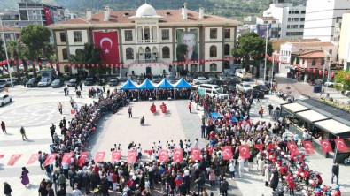 Manisa'da 23 Nisan Coskusu