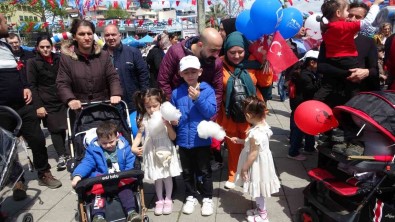 Pendik'te 23 Nisan Kutlamalarinda Çocuklar Doyasiya Eglendi