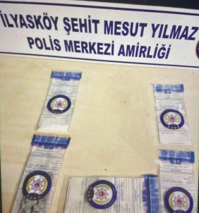 Polisin Kovalamacasiyla Yakalandi, Üzerinden Uyusturucu Çikti