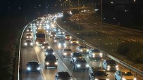 TEM Otoyolu'nda Trafik Durdu Açiklamasi Araç Kuyrugu 25 Kilometreyi Asti