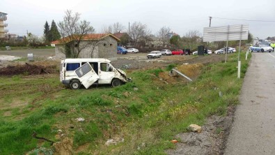 Usak'ta Zincirleme Trafik Kazasi Açiklamasi 5 Yarali