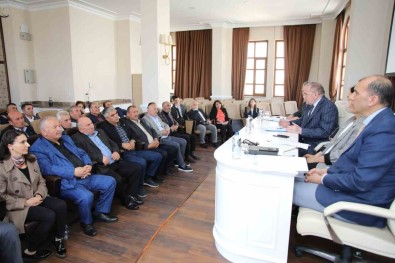 Baskan Demir'den Muhtarlara Açiklamasi 'Biz Sizin Için Variz'