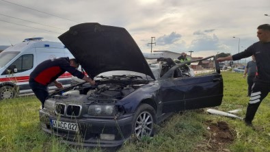 Erbaa'da Trafik Kazasi Açiklamasi 2 Yarali