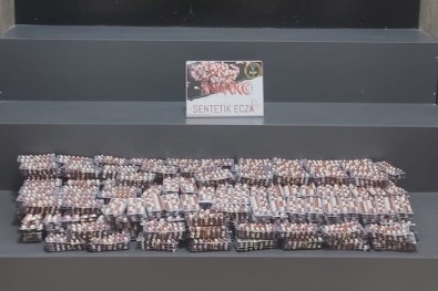 Izmir'de 57 Uyusturucu Operasyonunda 57 Tutuklama