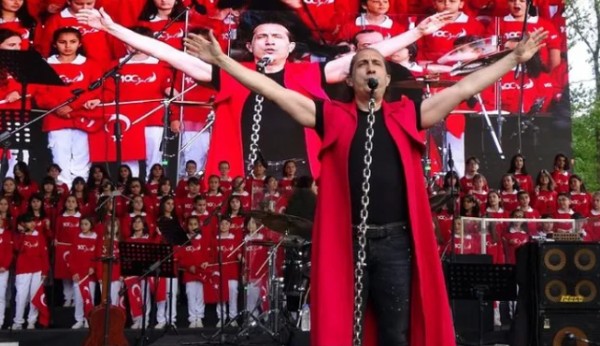 Kıraç'tan depremzedelere anlamlı hareket