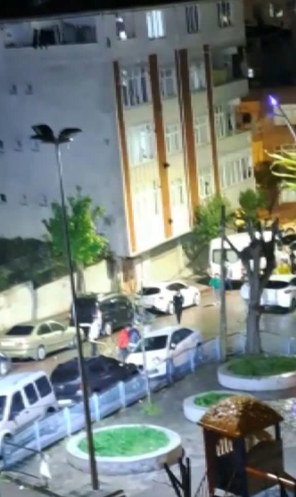 Yer Sultangazi: Döner bıçaklı sopalı kavgada 3 yaralı