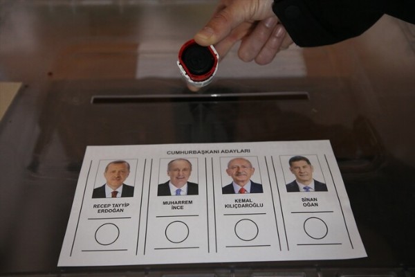 Yurt dışında oy verme işlemi başladı