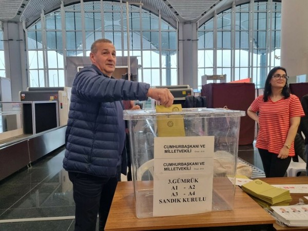 Yurt dışında oy verme işlemi başladı