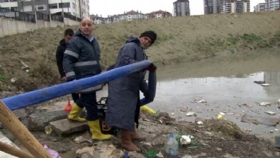 Ankara sele teslim oldu! Sağanak yağmur sonrası cadde ve sokaklar göle döndü