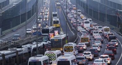 İstanbul'da trafik yoğunluğu yüzde 75'e çıktı