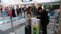 Yozgat'ta YHT'nin Ilk Ücretsiz Yolculari Ankara Ve Sivas'a Hareket Etti Haberi