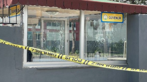 Şanlıurfa'da öğrenci, silahla okulu bastı