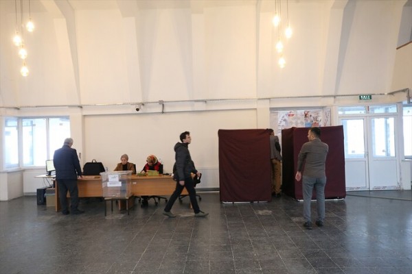 Yurt dışında oy verme işlemi başladı