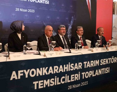 Bakan Kirisçi'den Afet Bölgesindeki Aricilara Büyük Müjde Açiklamasi