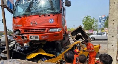 Freni patlayan vinç kamyonu araçları biçti: 2 ölü, 5 yaralı