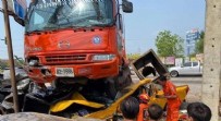  CHOK CHAİ - Freni patlayan vinç kamyonu araçları biçti: 2 ölü, 5 yaralı