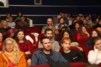 'Karanlik Gece' Nilüfer'de Izleyici Ile Bulustu