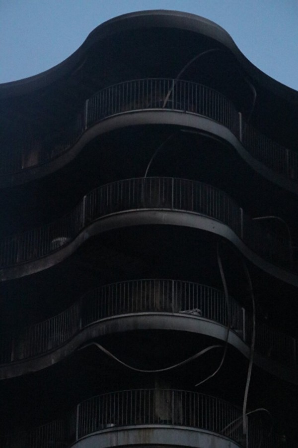 İzmir'de sitede çıkan yangın kontrol altına alındı