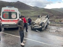 Hakkari'de Trafik Kazasi Açiklamasi 1'I Agir 5 Yarali
