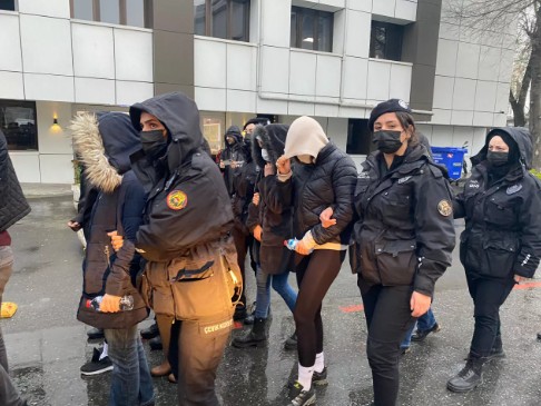 3 ilde tapuda rüşvet operasyonu: Onlarca kişi gözaltına alındı