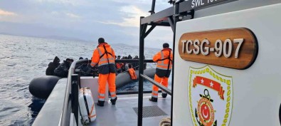 Ayvalik Açiklarinda 59 Düzensiz Göçmen Kurtarildi