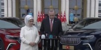  ERDOĞAN TOGG - Togg'da ilk teslimat Cumhurbaşkanı Erdoğan'a: Türkiye Yüzyılı'nın ilk meyvelerinden Togg hayırlı olsun

