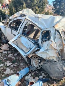 Karaman'da Cip Uçuruma Yuvarlandi Açiklamasi 5 Ölü, 1 Yarali