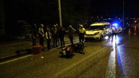 Malatya'da Hafif Ticari Araç Motokuryeye Çarpip Kaçti Açiklamasi 2 Yarali
