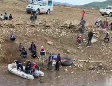 Siirt'te Baraj Gölüne Düsen 6 Yasindaki Çocuk Hayatini Kaybetti