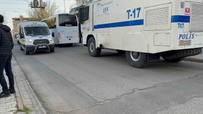 Batman'da Iftar Saatinde Iki Aile Arasinda Tasli Sopali Kavga Açiklamasi 5 Yarali