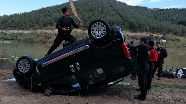 Samsun'da araç gölete uçtu: 2 ölü