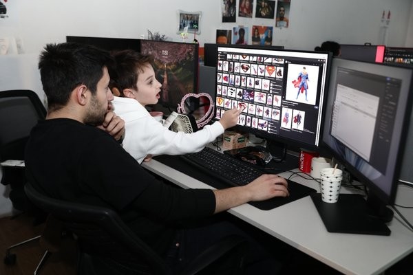 Acun Ilıcalı’dan işitme engelli çocuklara büyük destek