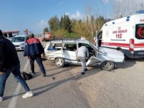  KADİRLİ - Osmaniye'de 2 otomobil çarpıştı: 1 ölü, 3 yaralı