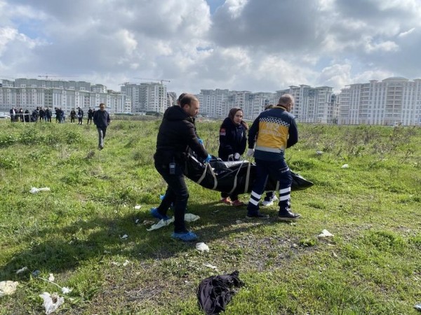 Küçükçekmece'de kan donduran olay! Sabah işe giderken fark etti: Ekipler harekete geçti