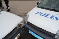  TRAFİK KAZASI - Aksaray’da 'dur' ihtarına uymayan sürücü, otomobiliyle polis aracına çarptı