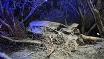 Bayburt'ta devrilen otomobildeki 1'i çocuk 3 kişi yaşamını yitirdi