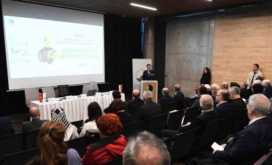 Osmangazi'de 'Sultan I. Ahmed Dönemi Ve Bursa' Anlatildi