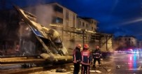  YENİCE MAHALLESİ - Yer Sakarya: TIR kazada alev aldı, şoförü öldü!