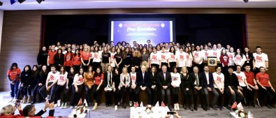 Bahçesehir Kolejinin 161 Ögrencisi Dünyanin Önde Gelen 477 Üniversiteden Kabul Aldi